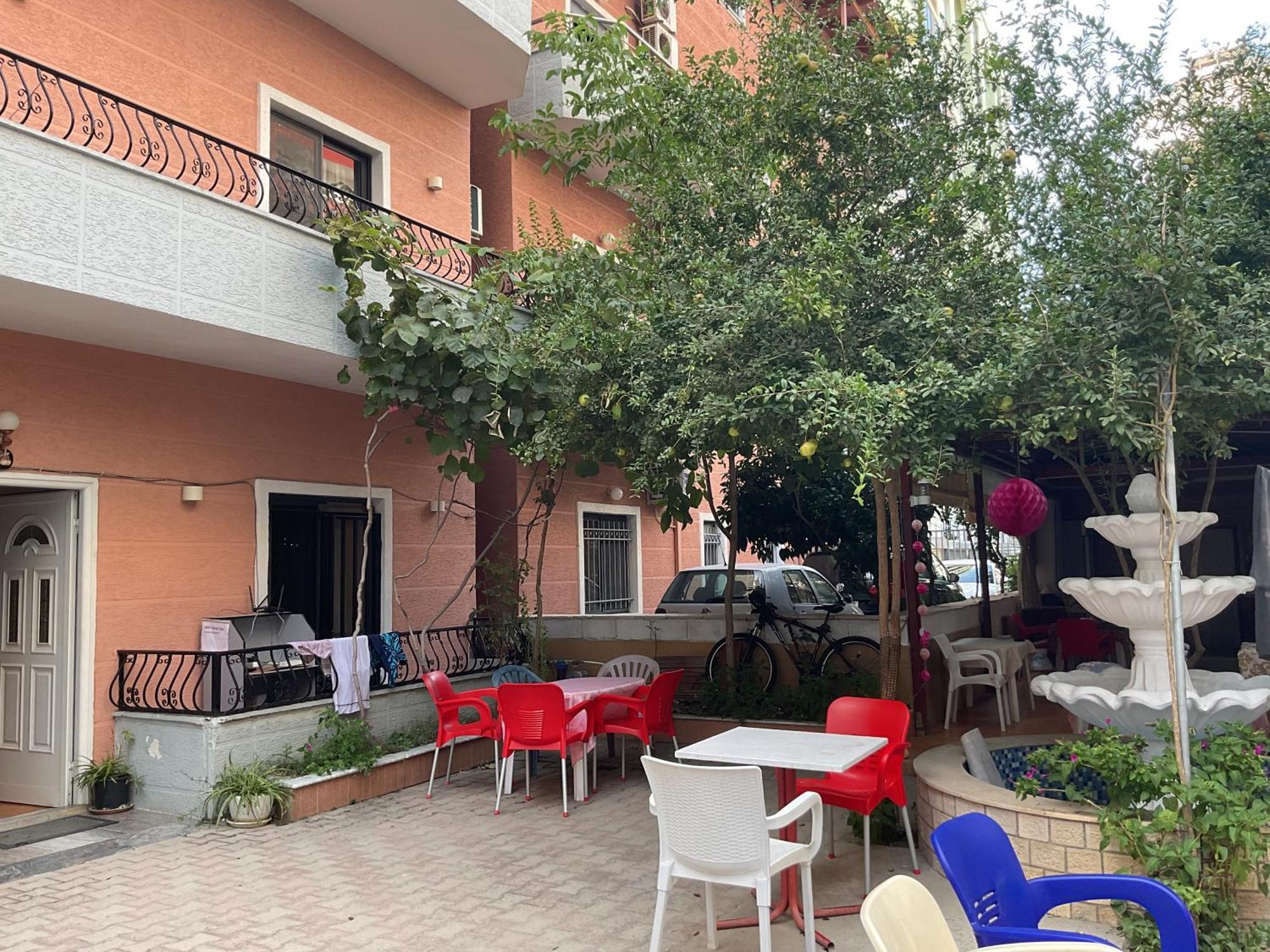 Klinton * Durrës