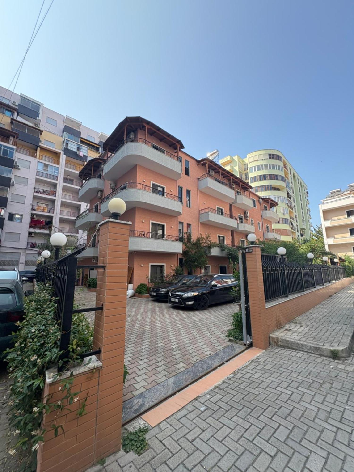 Klinton Gjestgiverier Durrës